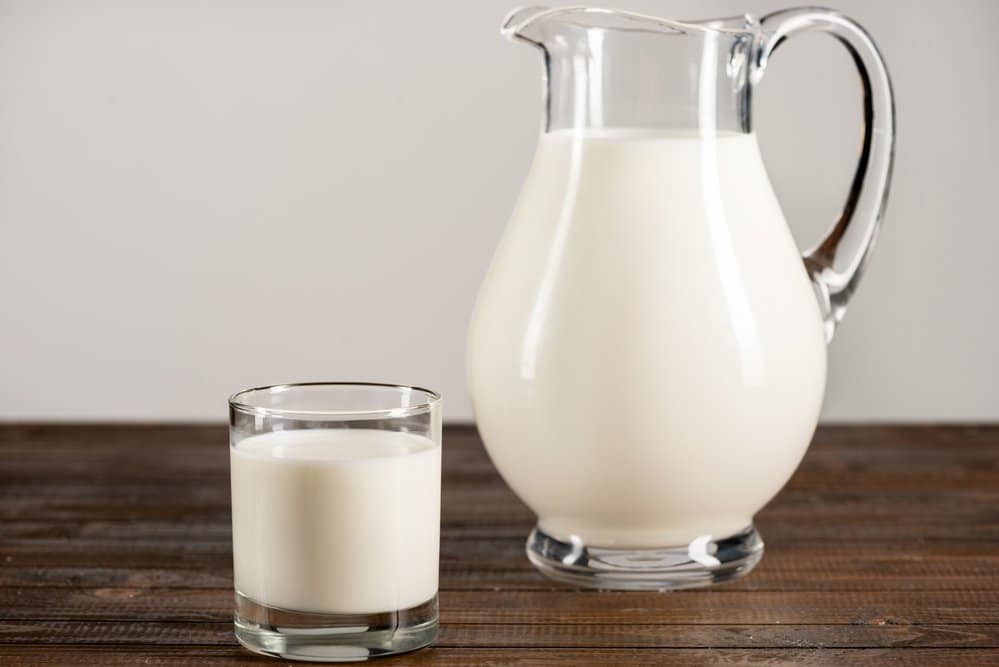 Почему молоко не портится